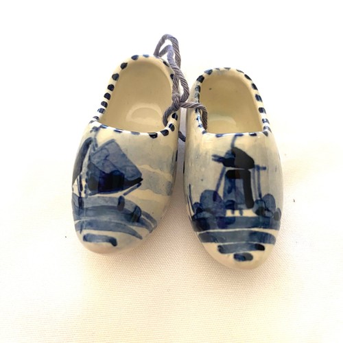 Holland delft pair miniature - pair,