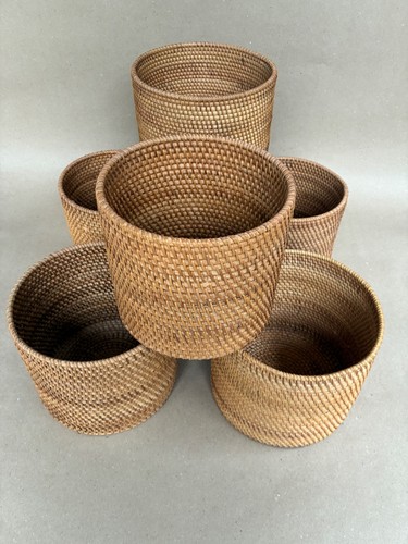Set wicker baskets or - baskets,