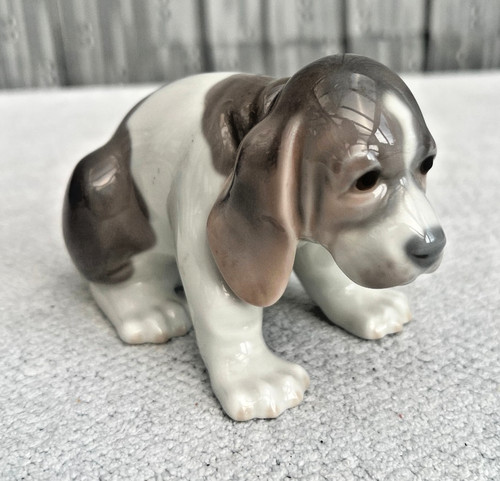 Lladro sad puppy beagle dog - ,