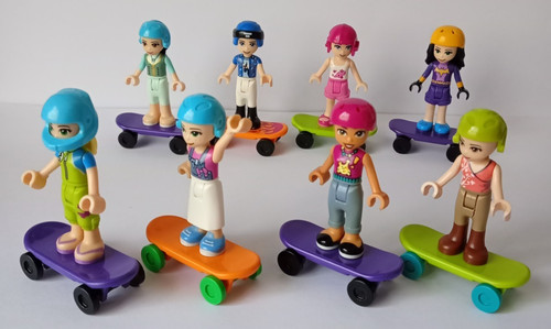 Lego minifigure friends - , 8