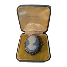 Boxed Wedgwood Jasper Ware Brooch Hollywood Setting Without Pin In Original Box