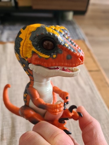 Dinosaur raptor fingerling - dinosaur,