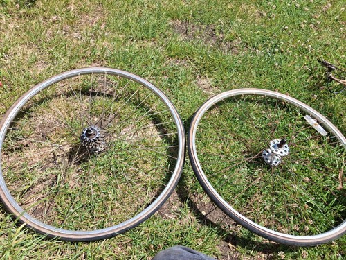Vintage 700c wheel - vintage,