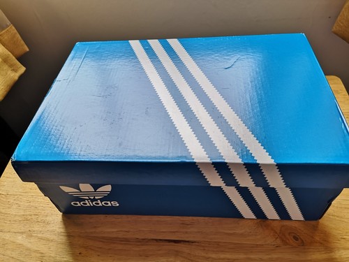 Adidas blue empty shoe box - blue,