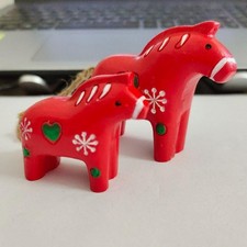 2x Resin Figurine Red Horse