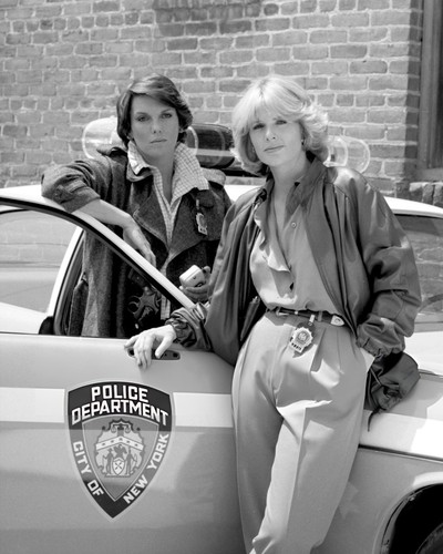 Cagney and lacey 8 - x, 8"