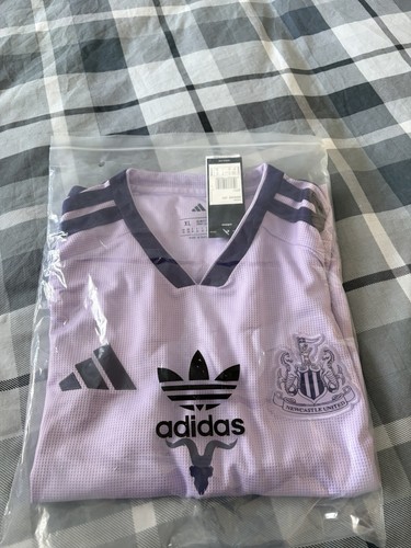 Newcastle 3rd shirt - 26/27, with