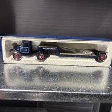 Corgi diecast model 16702 - 1:50,