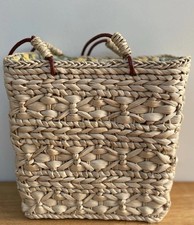 Zara Straw Med Tote Bag good condition, maybe used once only, tropical lining