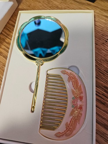 Chinese comb and mirror - comb,
