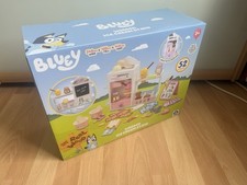 Bluey Wooden Ice Cream Parlour Stand 52 Piece Playset for Ages 3+ Toy Gift