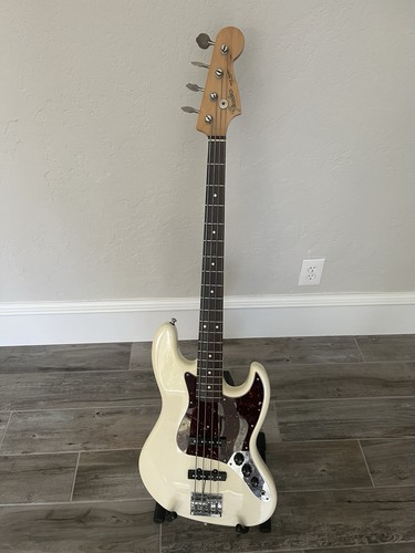 Made japan fender jazz bass - in,