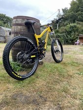 Nuke Proof Scalp Full Suspension Downhill Bike High Spec