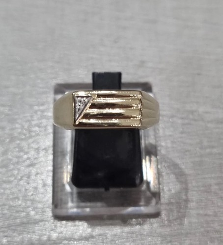 9ct yellow gold diamond - 9ct,