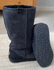 Emu Stringer Lo Black Sheepskin Boots RRP £179.00