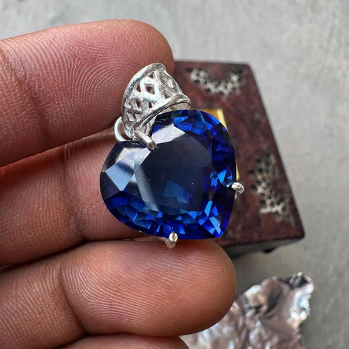 Natural violet blue - 35.77,