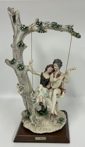 Belcari figurine couple - a., on
