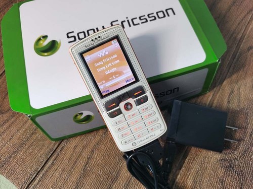 Unlocked sony ericsson w700i - sony,