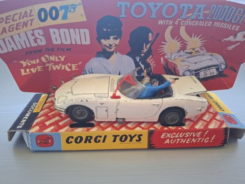 Corgi james bond toyota - corgi,