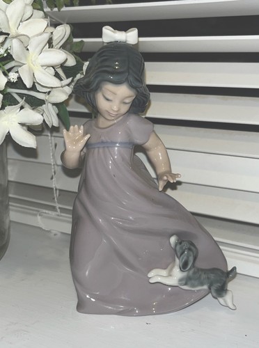 Nao lladro girl running with - lladro,