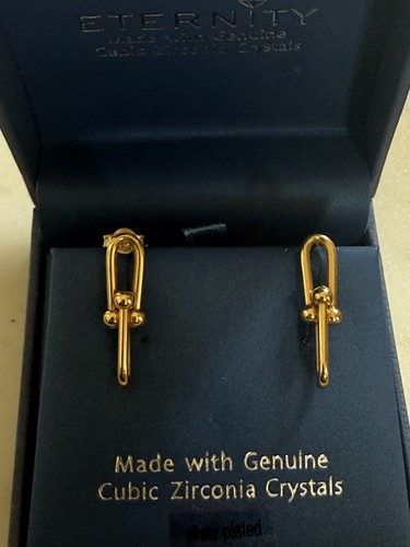 18ct gold stud earrings - gold,