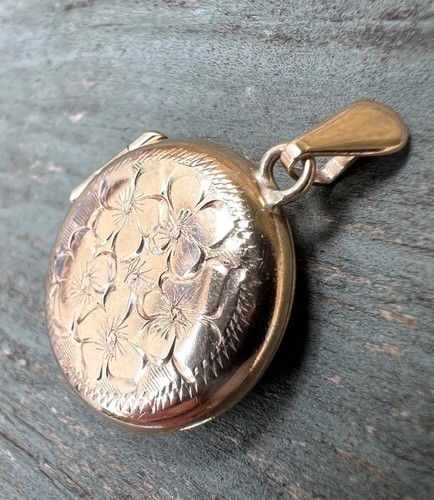 9ct rose gold engraved locket - 9ct,