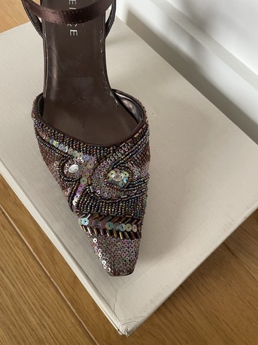 Kitten heel sequinned shoe - heel,