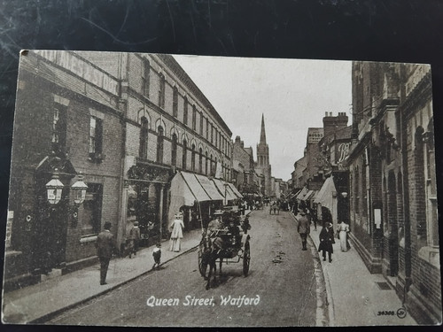Queen street boots - queen, watford