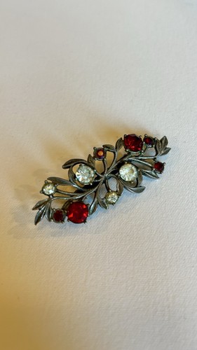 Vintage 1940s leaf brooch - vintage,