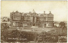 VINTAGE B/W POSTCARD