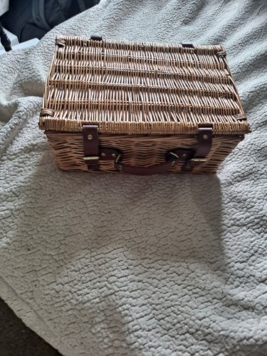 Traditional person wicker - traditional, 2-person