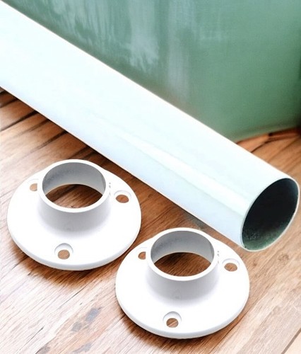 Feet hanging rail white - rail,