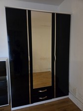 Wardrobe 3-Door and matching