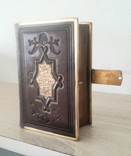 ANTIQUE CLASPED BOOK OF COMMON