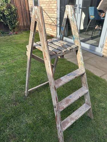 Early wooden step - early,