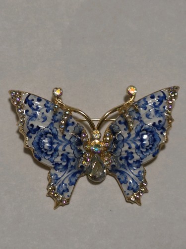Blue white enamel - &,