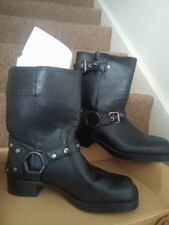  Stylish Biker  boots Square