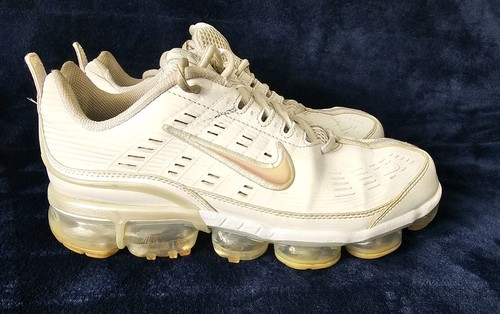 Triple white lace men - up, low