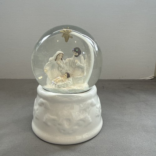 Vtg white ceramic - ceramic, nativity