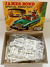 Airfix No.823 James Bond Aston Martin DB5 Appears Complete Very Nice Example