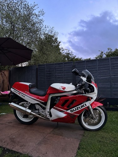 Suzuki gsxr 750 - suzuki,