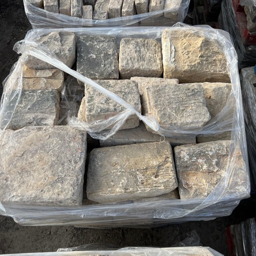 Reclaimed stone quoins - reclaimed,