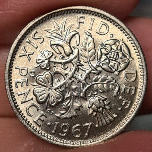 1967 uncirculated sixpence - uncirculated,
