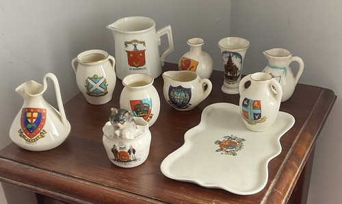 Collection crested - of,