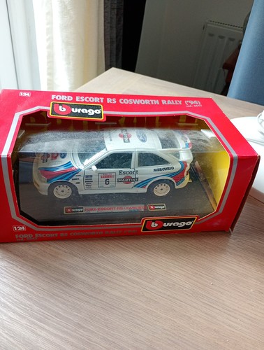 Burago 124 scale ford escort - scale,