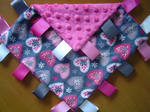 Hearts taggy blanket sizes - hearts,