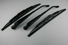 2 Front Windscreen Wiper Arm & Blades Defender 1983-2001 200 & 300 Tdi V8 NA