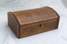 Vintage WOODEN TRINKET BOX JEWELLERY CASKET WITH CARVED DESIGN 8cm x 13cm x 20cm