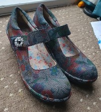 HEAVENLY FEET 5cm HEEL WEDGE