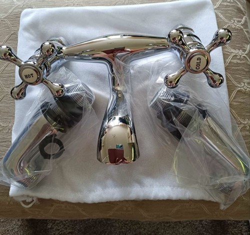Victoria plumbing traditional - plumbing,